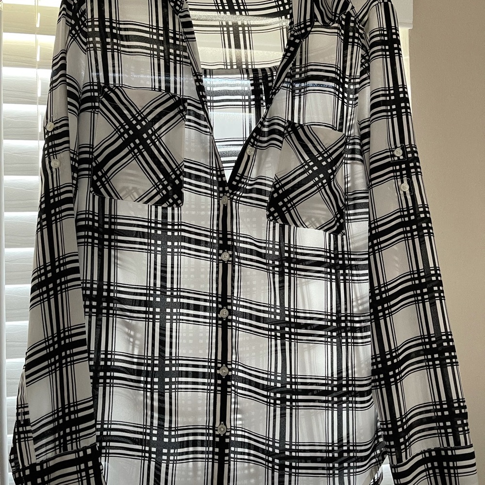 Express Portofino black/white plaid slim top